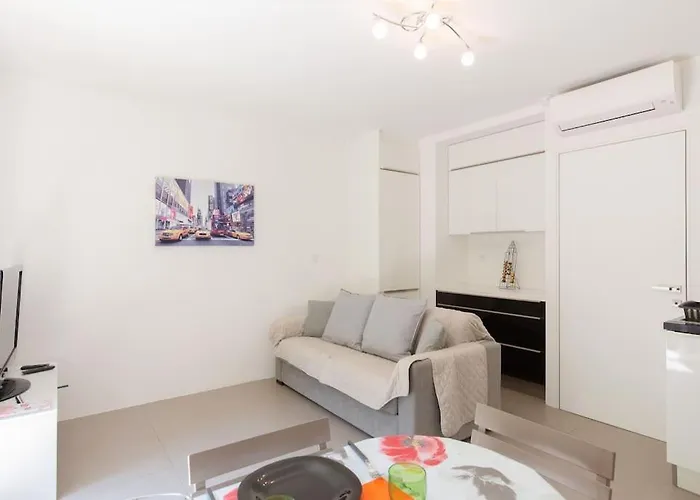 2 Pièces Climatisé à 200m Des Plages Apartamento *